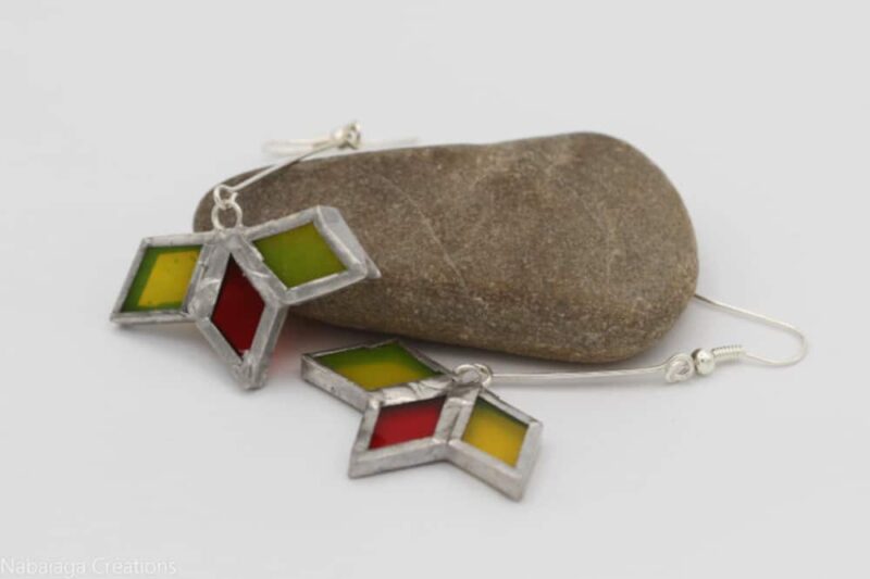 Boucles d'oreilles vitrail fleur jaune rouge