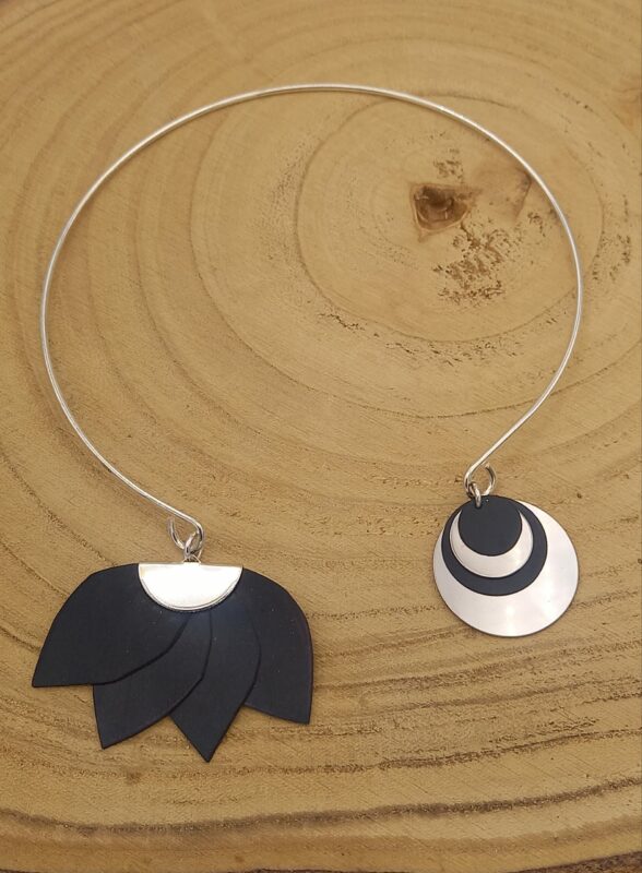 Collier Jonc Les Nénuphars Argentés